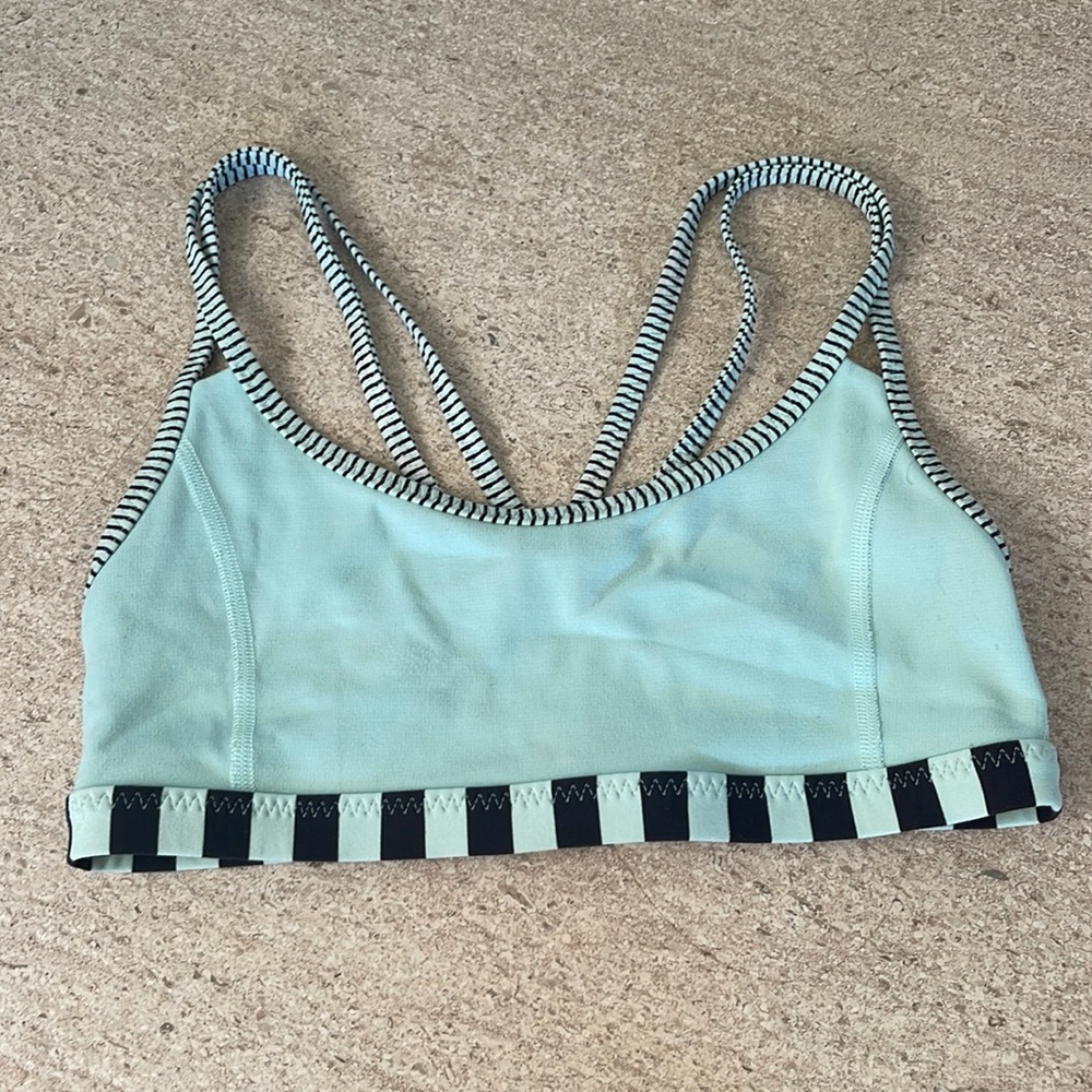 Lululemon sports bra